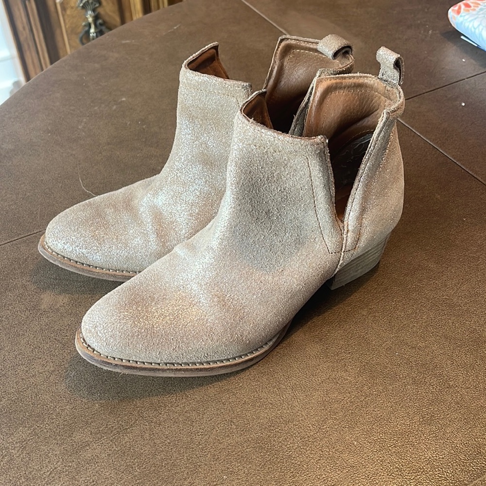 Diba Sparkle Bootie Size 8